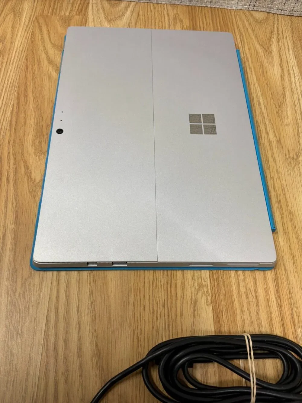 Microsoft Surface Pro 4 i5-6300U 4GB RAM 128GB SSD 12.3